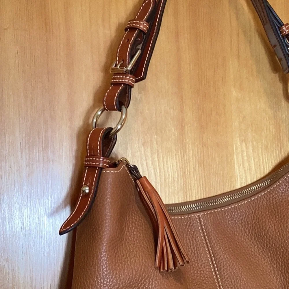 Dooney & Bourke Large Leather Shoulder Bag - Picture 3 of 11